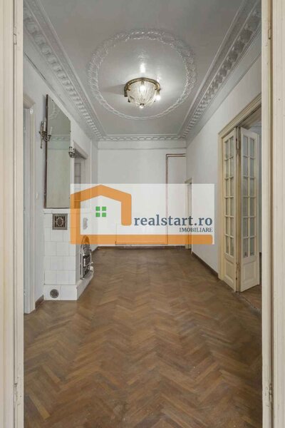 Cartierul Evreiesc, S+P+E+Pod, curte libera 300mp, ideal cabinete, birouri